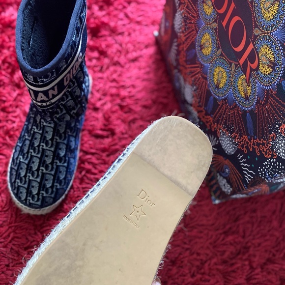 😍😍Exclusive Christian Dior Boots - Picture 8 of 11